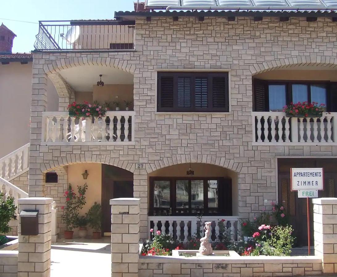 Apartments Konceta Πόρετς Εξωτερικό φωτογραφία