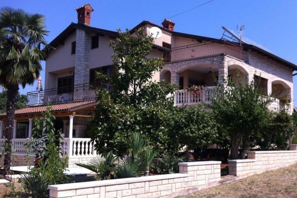 Apartments Konceta Πόρετς Εξωτερικό φωτογραφία