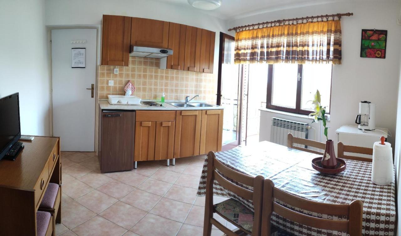 Apartments Konceta Πόρετς Εξωτερικό φωτογραφία